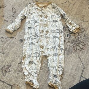 Magnetic Me, 0-3 Footie